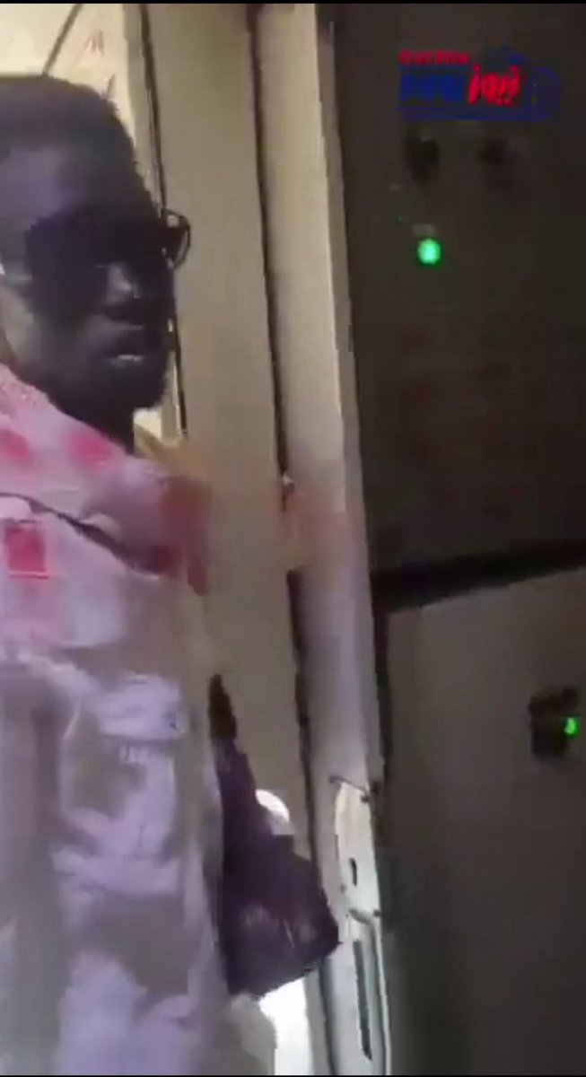 هذا اللاجئ السودانى الارهابى فصل الكهربا عن القطر قاصد فى فيديو منتشر لم يتم اعتقاله ومحاكمته عسكريا حتى الان ! تانى من يحمى اللاجئين فى مصر ؟ والاهم ما مصلحته؟