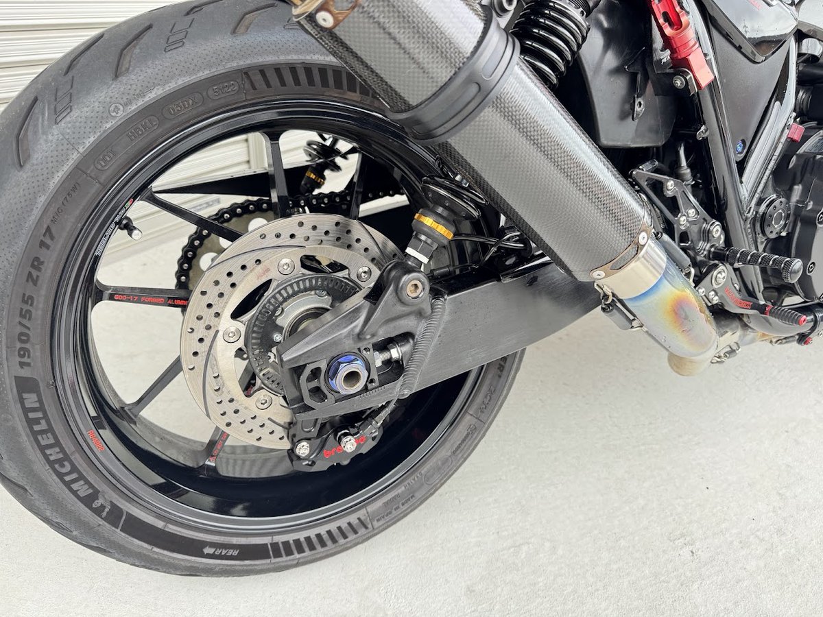 Gilddesign_F's tweet photo. ～開発品紹介～

CB1300（SC54）スイングアーム
@shabo13810 様からの依頼で、細部までカスタムされた車両ですが、次はスイングアームと、◯◯◯ということでご相談を受けました。
スイングアームはG-STRIKERのパワーディメンションTYPE-Sを開発していきます。

@striker_jp https://t.co/QRkdk9wIJ2