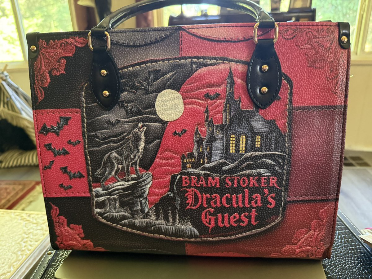 I love my new handbag from Lettoria. 

#Handbag #everydayishalloween 
#lettoria