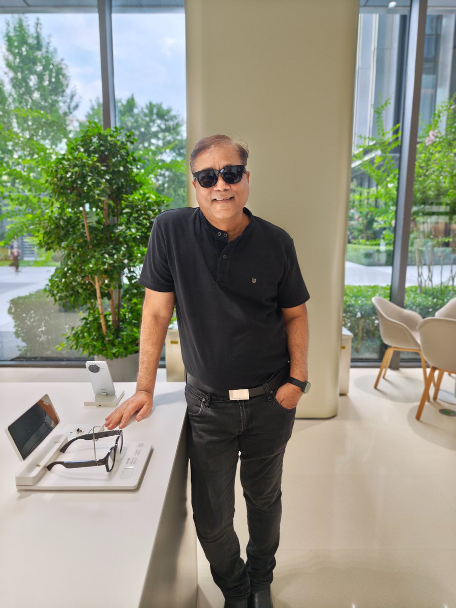 mathursudhin's tweet image. Tried out the new #XiaomiAIGlasses
Comes in reading and sunglasses which you can adjust the tint on.
What do you think? Should I get one?
