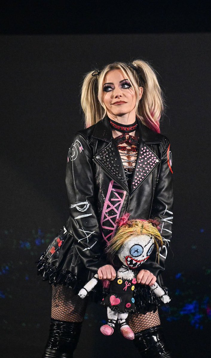 #AlexaBliss 🖤