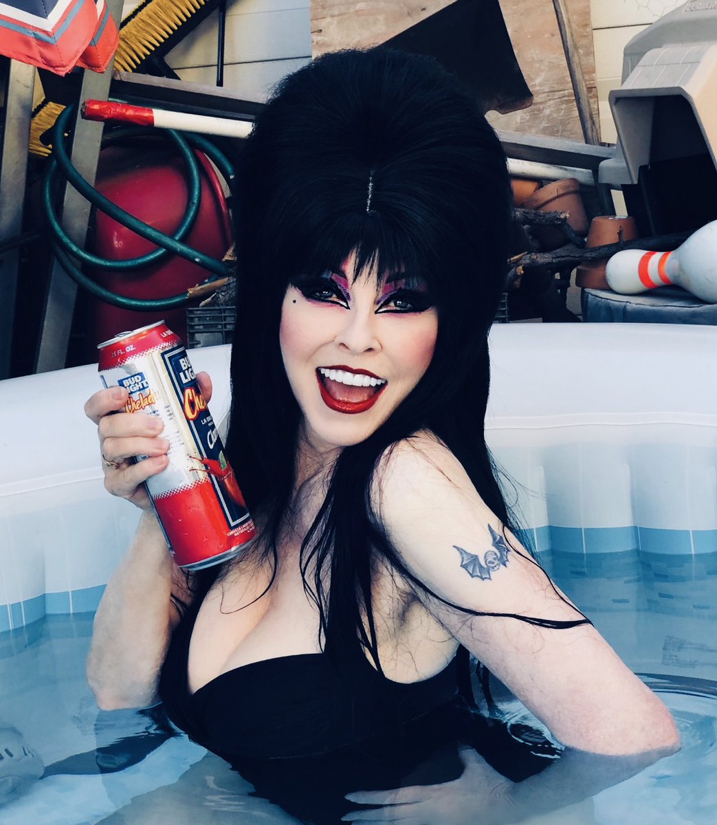 ElviraClips's tweet image. Summer time ☀️
