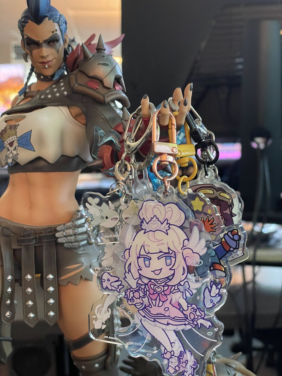 mega_bubu's tweet image. I don’t really use keychain anymore so I gave them all to Junkerqueen