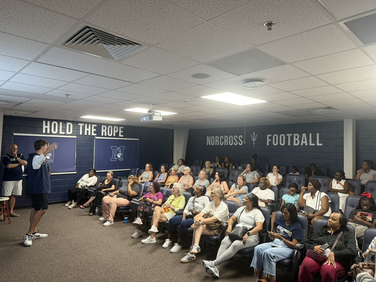 Norcross_FB's tweet image. We had a great turnout for our Mom’s Clinic tonight! We appreciate all the amazing moms who came and supported the program. Thanks for all you guys do and Go Blue Devils💙