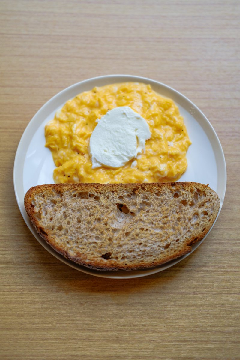 albertogalca's tweet image. I never understood why people go to a cafe for breakfast and pay an unfair amount of money for a couple of eggs and a piece of bread, when you can make it at home in less than 5 minutes.