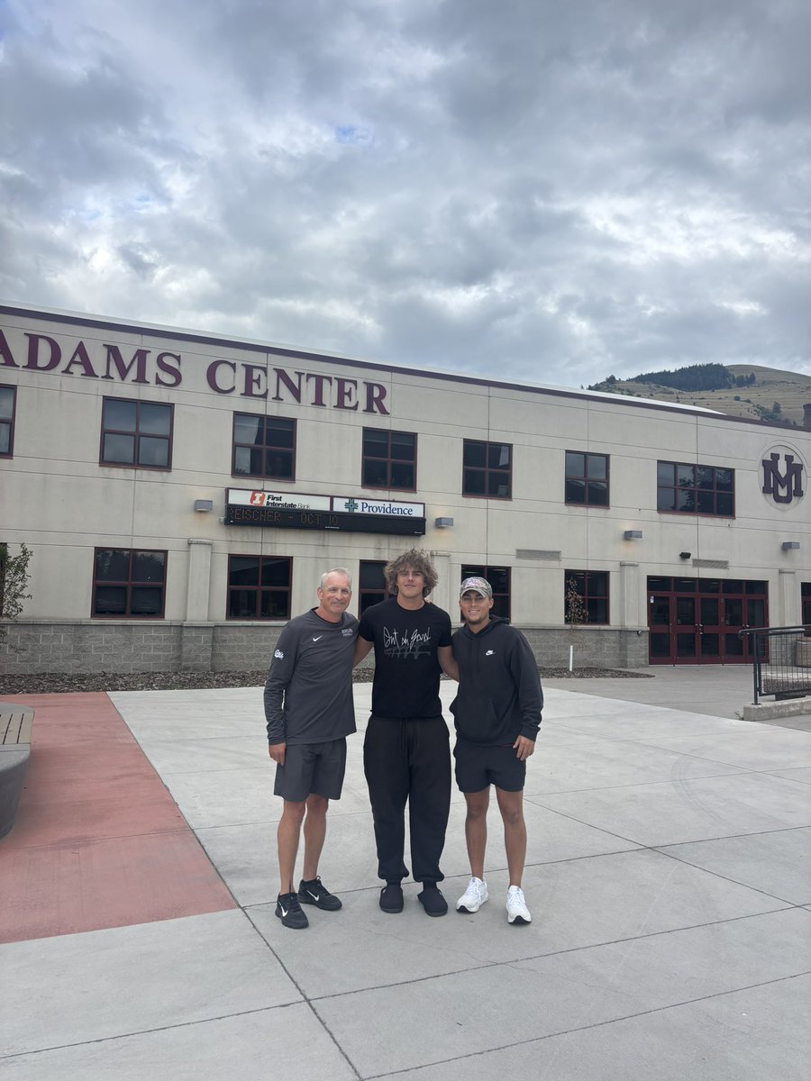 Darian Hawkins (@darianfhawkins) on Twitter photo Incredibly thankful for the hospitality and knowledge! Go Griz!
<a href="/GrizCoachGreen/">Justin Green</a>
<a href="/CoachTimHauck/">Tim Hauck</a>
<a href="/MontanaGrizFB/">Montana Griz Football</a>
<a href="/coachchucs/">David Machuca</a>
<a href="/AllDownHill51/">Reginald Carter</a>
<a href="/FCSNationRadio1/">FCS Nation Radio</a> Incredibly thankful for the hospitality and knowledge! Go Griz!
<a href="/GrizCoachGreen/">Justin Green</a>
<a href="/CoachTimHauck/">Tim Hauck</a>
<a href="/MontanaGrizFB/">Montana Griz Football</a>
<a href="/coachchucs/">David Machuca</a>
<a href="/AllDownHill51/">Reginald Carter</a>
<a href="/FCSNationRadio1/">FCS Nation Radio</a>