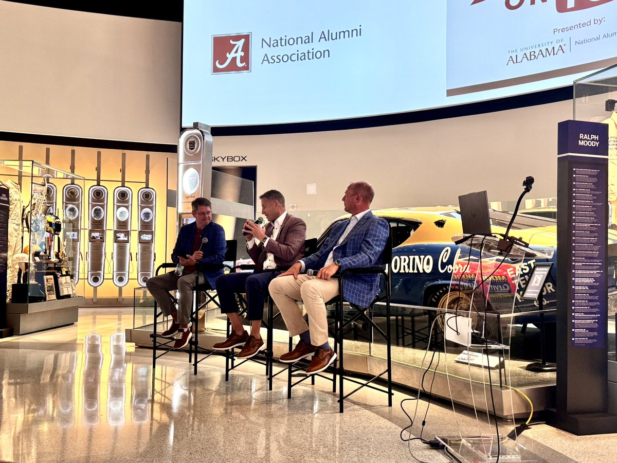 yea_ala's tweet image. Both Coach Oats and Coach DeBoer doing an audience Q&A with Chris Stewart! 🎤