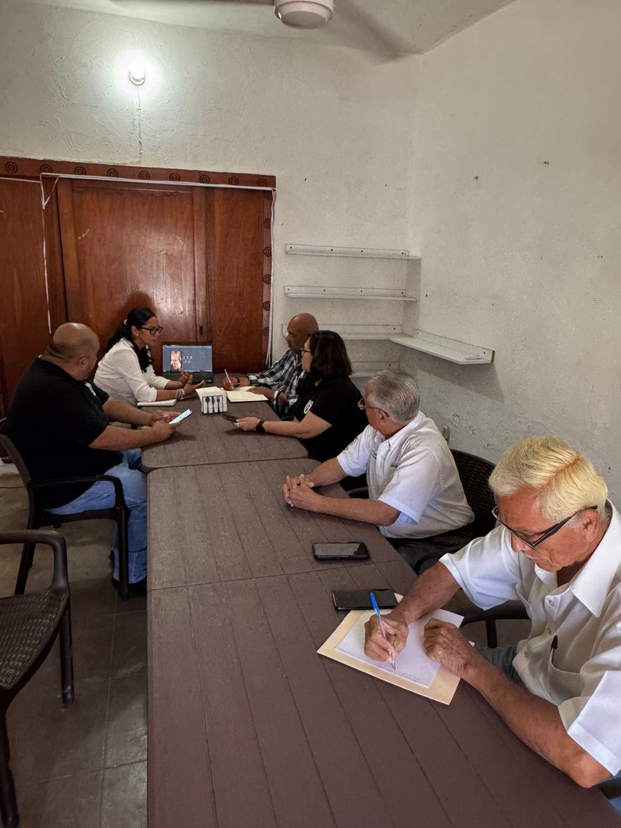 Hoy tuvimos una valiosa reunión con la Dra. Valeria Gomes de CONABIO 📷, donde trazamos estrategias clave para impulsar la capacitación de productores de huertos sostenibles 📷📷. Esta iniciativa busca profesionalizar su labor, mejorar la calidad de sus productos. #IPNMazatlán