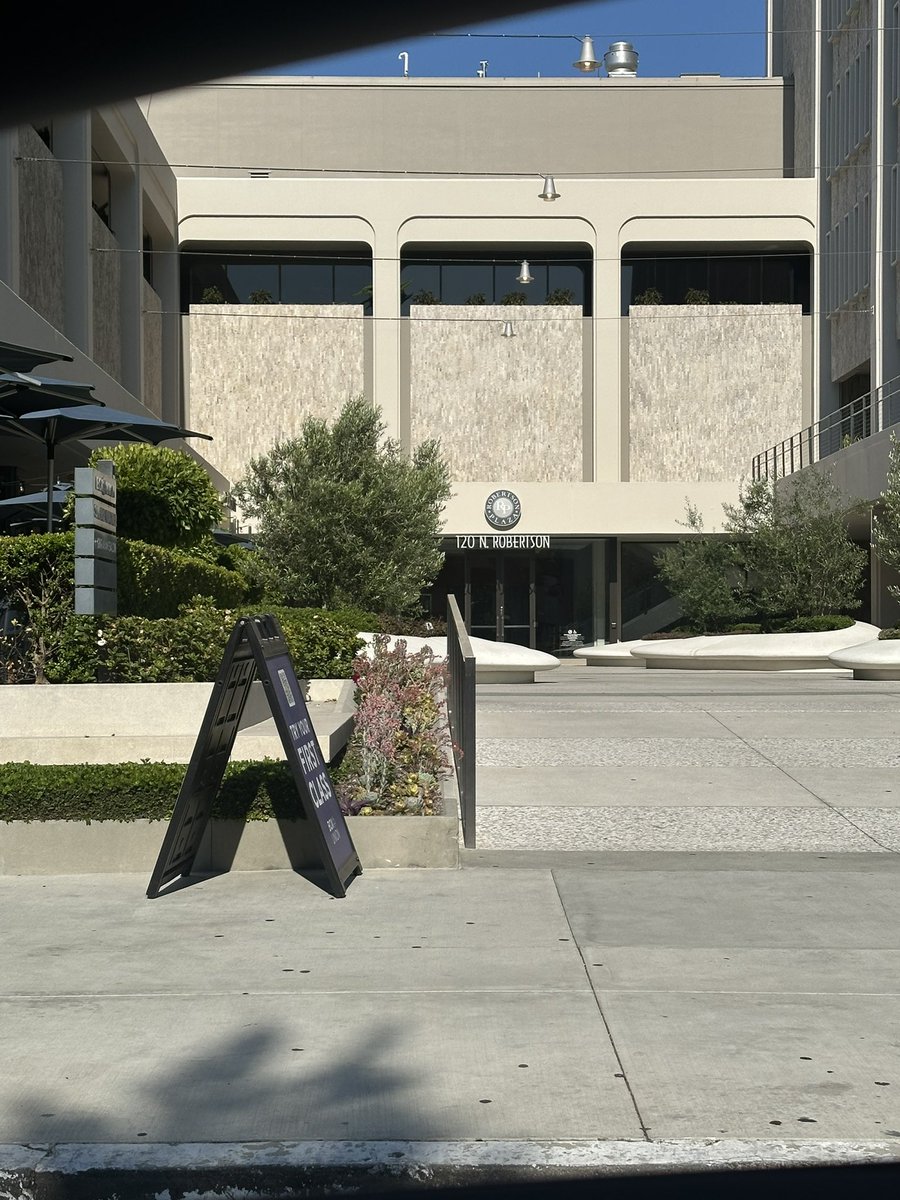 SaveArclight's tweet image. This is the HQ of Decurion. All future decisions regarding the Cinerama Dome & Arclight will be made here by the Forman family.