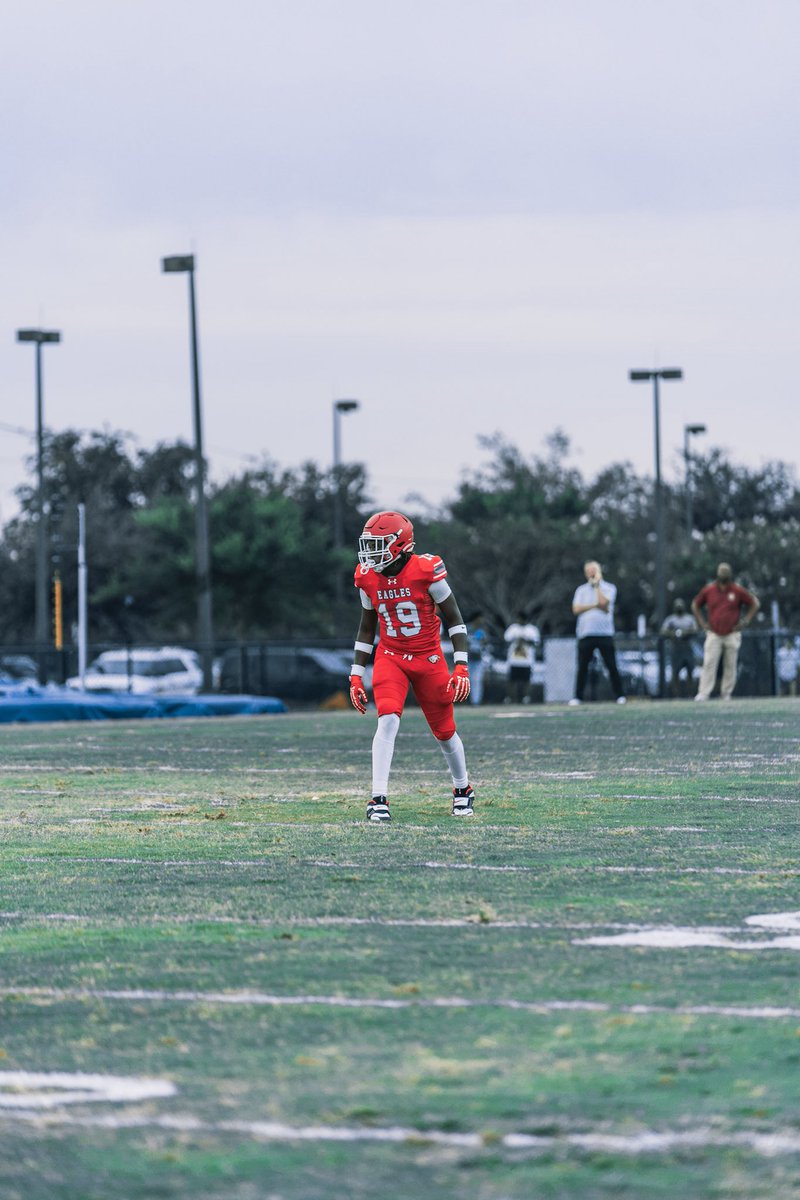 kingnoji4's tweet image. Officially 1 month until them lights cut on Friday night. Start to something special ready to shock everybody💯 #ringseason @coachpsb @TommyWhitted @EdgewaterFB