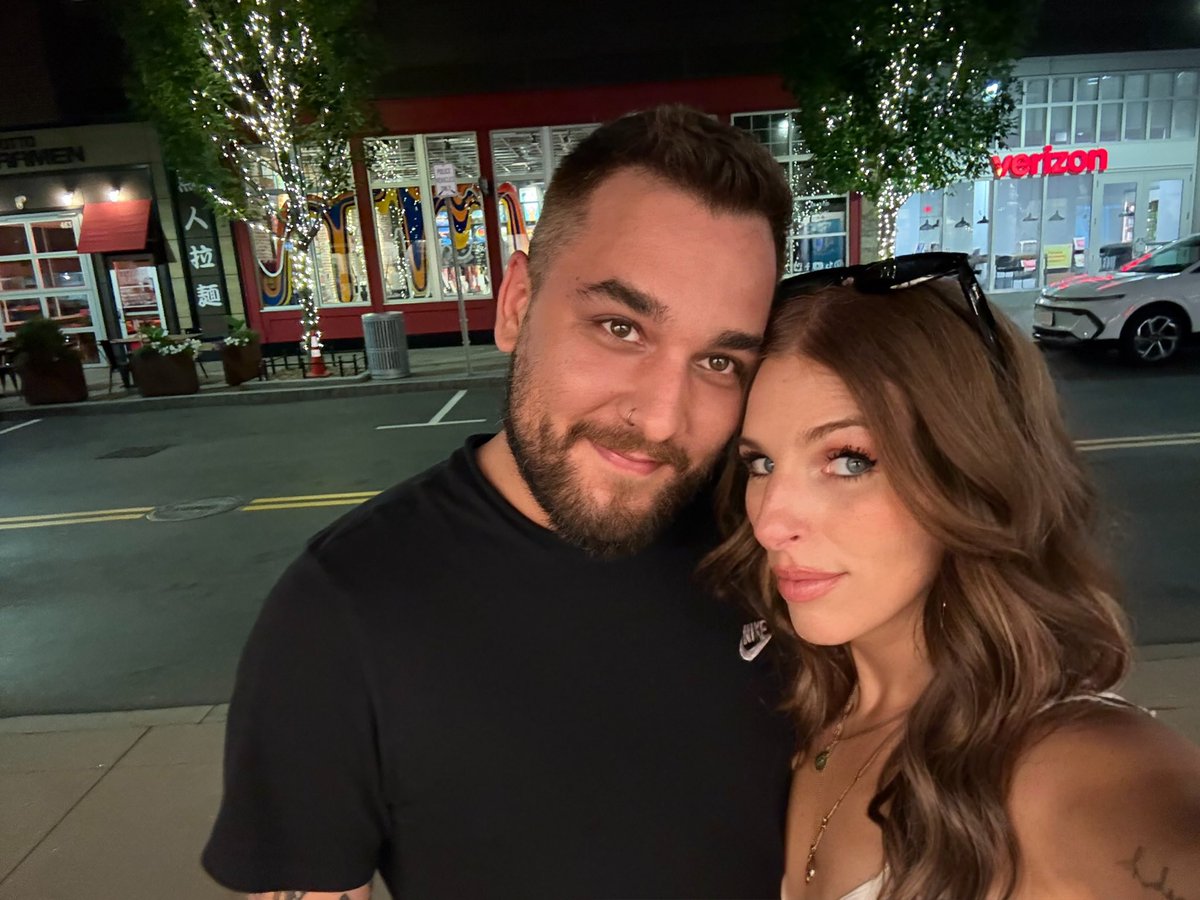 After 4 years we finally met ❤️ <a href="/dearkimberlykay/">Kimberly Kay Scott, IIN</a>