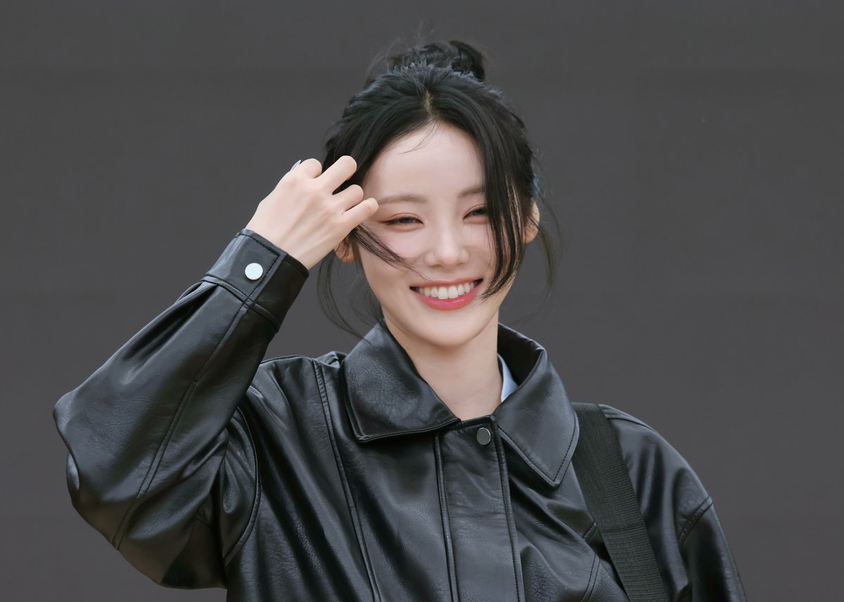 Gktbdud's tweet image. 넘예 🫠