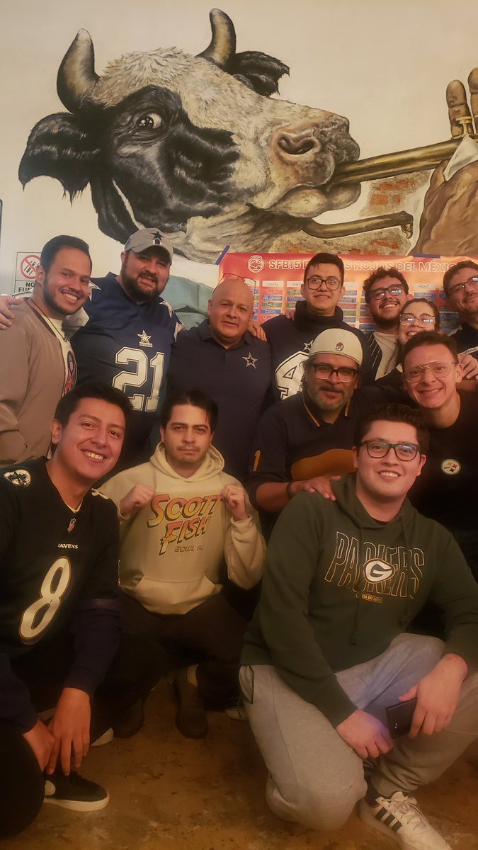 Luis Alonso López (@abuelo_nfl) on Twitter photo Las 4 Divisiones del Draft del #SFB15 que estuvimos el fin de semana pasado en el <a href="/PincheGringoBBQ/">Pinche Gringo BBQ</a> de Polanco.
Mi celular murió unos días y no las había podido recuperar para publicar.
¡Viva México! Las 4 Divisiones del Draft del #SFB15 que estuvimos el fin de semana pasado en el <a href="/PincheGringoBBQ/">Pinche Gringo BBQ</a> de Polanco.
Mi celular murió unos días y no las había podido recuperar para publicar.
¡Viva México!