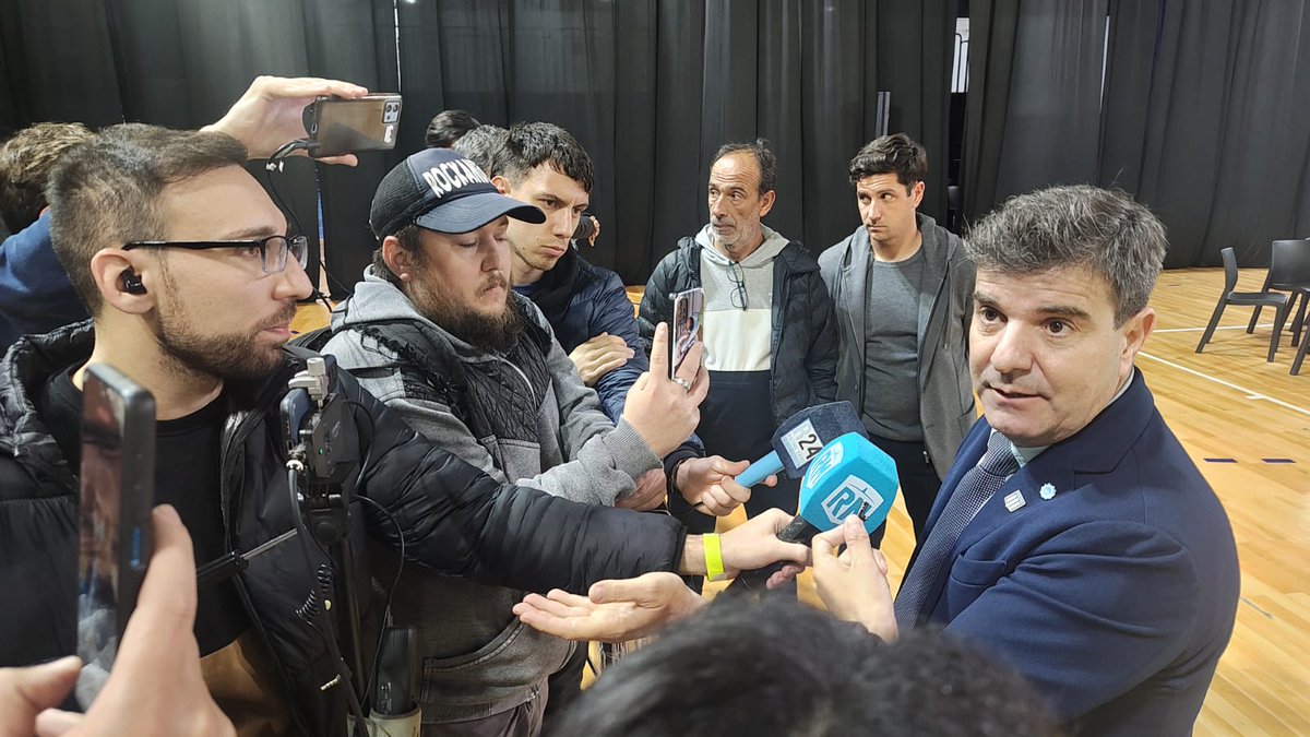 🏢 Hasta ahí la cobertura de la asamblea de #Racing.

💪 Espero que les haya gustado 

📽 Para los que se la perdieron: youtube.com/live/8Y5436Xt4…