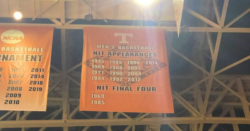 RealFieldOf72's tweet image. BREAKING
The University of Tennessee has announced the NIT banner will be returning to Thompson-Boling Arena at Food City Center in 2025. Dob Rauster caught up with Rick Barnes who had this to say:
“Ah hell Dob I talked with the administration and we agreed I’ve took this…