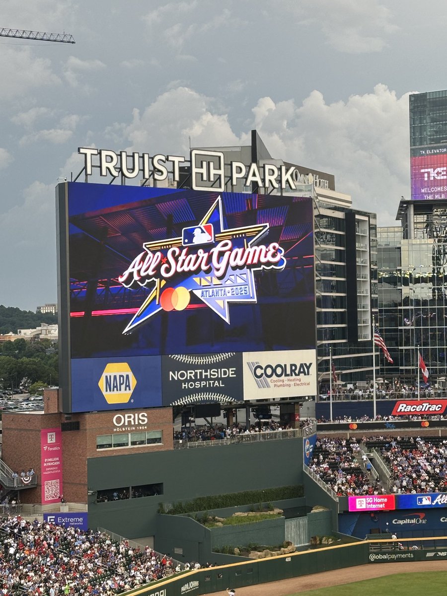 Baaaaaaaase Baaaaalllll Tiiiiiiiiiime!!  Let’s go NL!!!!  🙌🏻🙌🏻