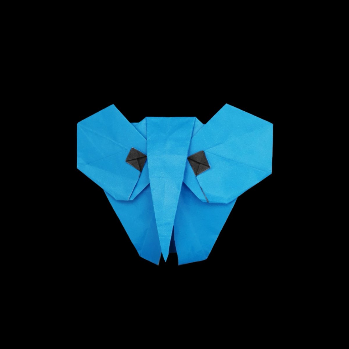 ozneyer's tweet photo. Elefante by Fabrizio Pianosi

#origami #折り紙 https://t.co/vqoNhxCwjc