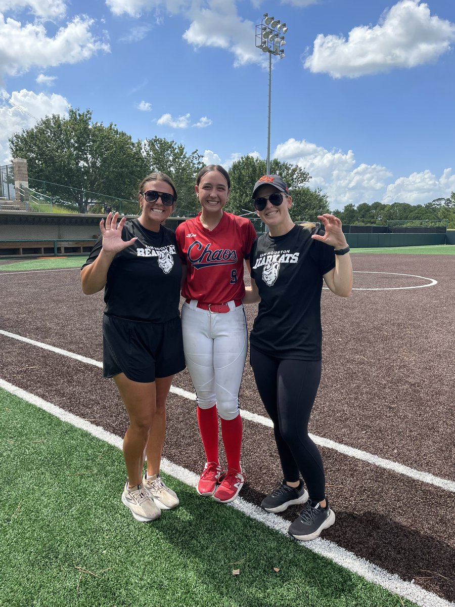 Thank you coaches <a href="/CoachValis/">Garrett Valis</a> <a href="/TessSoefje/">TessSoefje</a> <a href="/s_lex23/">Coach Lex</a> for an amazing camp at <a href="/BearkatsSB/">Sam Houston Softball</a>. I loved the experience and facilities. Can’t wait to come back! Go Bearkats