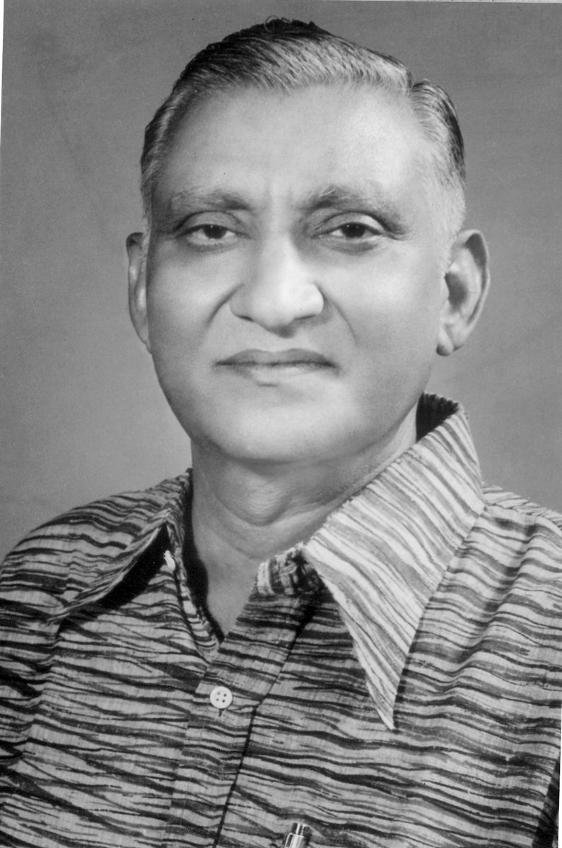 NeerajDangiINC's tweet image. ईमानदारी, सादगी और जनसेवा की मिसाल रहे राजस्थान सरकार में पूर्व मंत्री मेरे पिता परम श्रद्धेय स्व. श्री दिनेश डाँगी जी की 34वीं पुण्यतिथि पर भावभीनी श्रद्धांजलि।
गांव, गरीब और अनुसूचित जाति एवं जनजाति के अधिकारों के लिए उनका संघर्ष सदैव याद रहेगा।
आपका आशीर्वाद हमेशा बना रहे 🙏