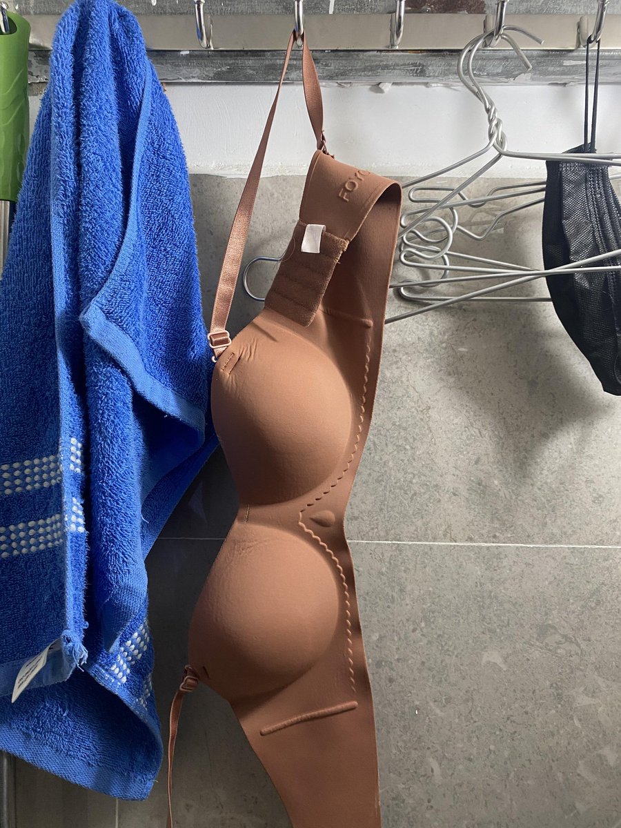 Girl sexy bra 18k tweet media