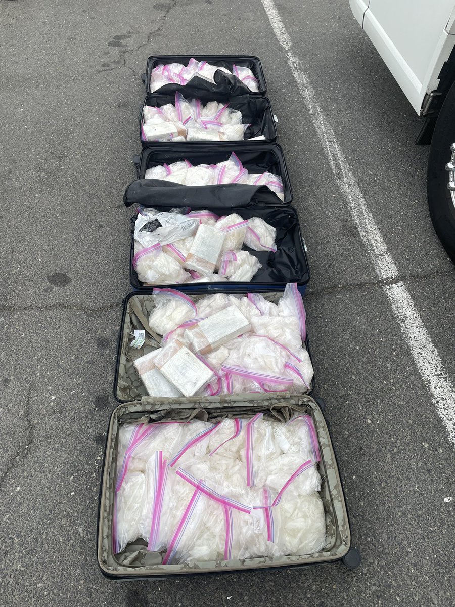 DEASEATTLEDiv's tweet image. SEIZED: In addition to the 1,451,588 fentanyl pills seized in WA, OR, ID, and AK in the first half of 2025, the DEA Seattle Field Division seized:
•488 lbs. fentanyl powder
•792 lbs. meth
•477 lbs. cocaine
•46 lbs. heroin
#DEASuccesses #TakeBackAmerica @DEAHQ