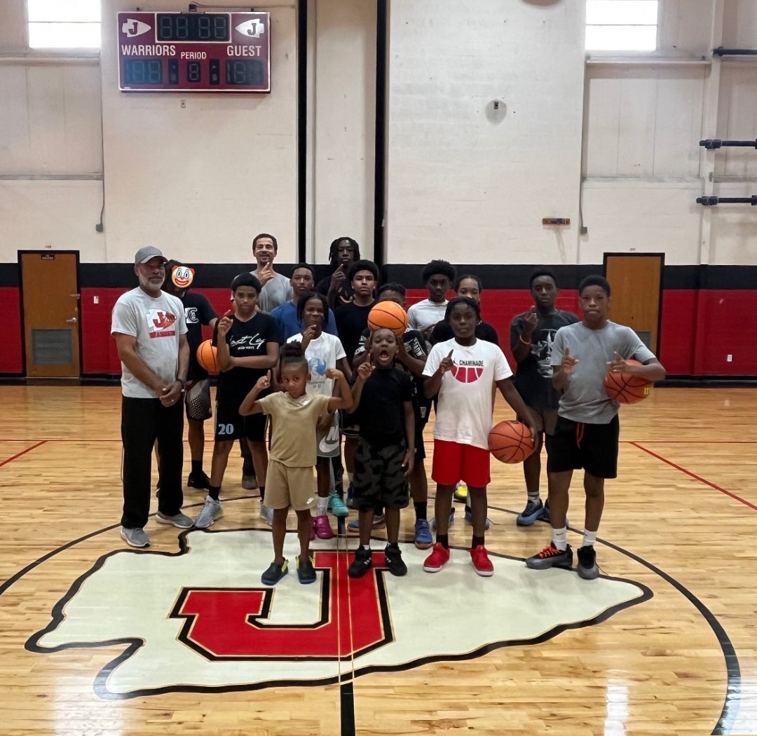 Coach McCaw Basketball Camp
#jenningsathletics #warriorsbasketball #warriorsatheltics #jtown