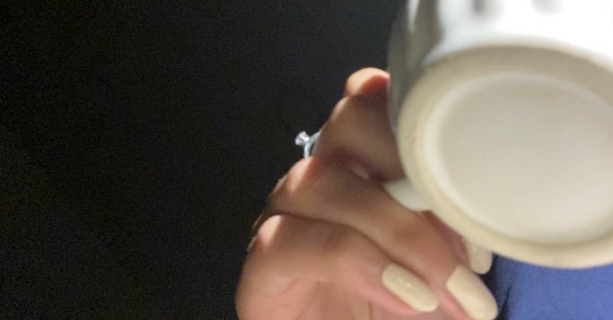 لو وفيت وجيت يومٍ زرتني
لو صدقت افنيت روحي في هواك 

لو سمحت بنظرتك وامهلتني 
احضن عيونك بقلبٍ مانساك 

لو لمست الوجد بي ولعتني
واهتديت بنور قلبي وافتداك 

لو نظرت بعين قلبك شفتني 
مامعي مخلوق يستاهل غلاك"