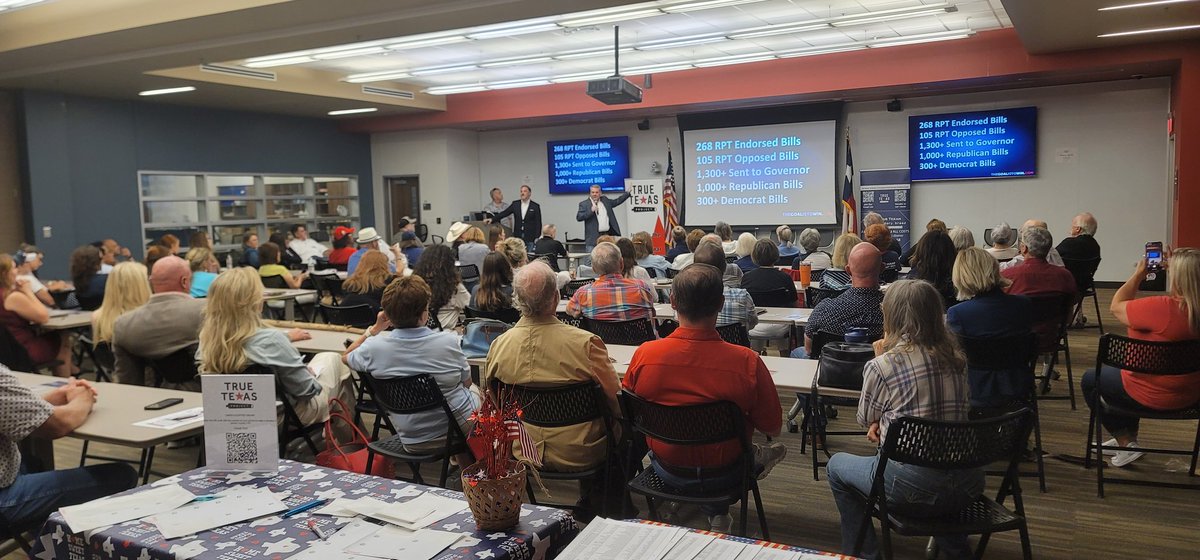 heyjuliesue's tweet image. Huge crowd at our @TrueTXProject meeting in Denton County where @AndyHopperTX and @realmitchlittle are repeatedly telling us True Texans are hands down the most astute activists in the state.