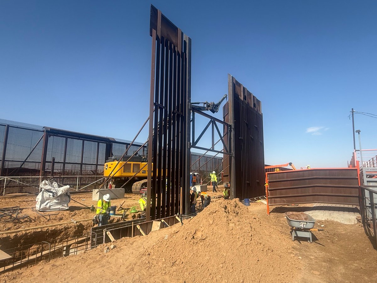 USBPChief's tweet image. Breaking ground in El Paso, TX!
Border wall construction is officially underway — 7 miles planned and over 100 feet of steel already installed on Day One. These 30-foot panels are going up fast. Border security isn’t just a mission — it’s a priority.