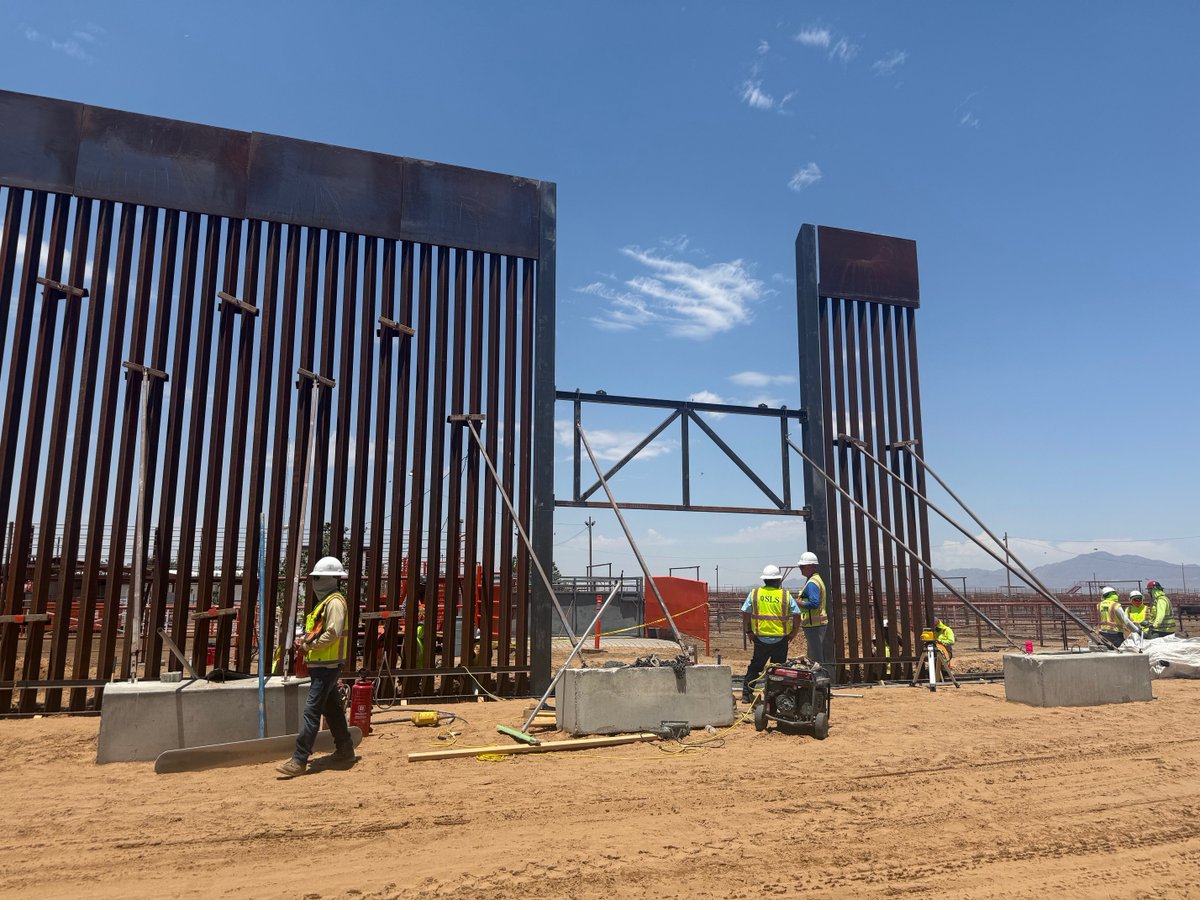 USBPChief's tweet image. Breaking ground in El Paso, TX!
Border wall construction is officially underway — 7 miles planned and over 100 feet of steel already installed on Day One. These 30-foot panels are going up fast. Border security isn’t just a mission — it’s a priority.