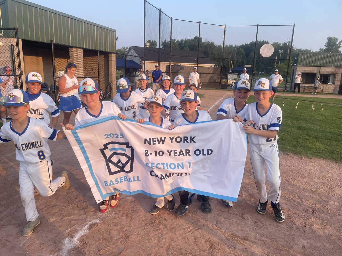 JerryBuckley44's tweet image. Maine-Endwell 10U Sectional champions!! 8-2 victory over Fayetteville Manlius in Syracuse 🏆 Onto the states located in Endicott at Logan Field starting 7/21
@wicztv @tturgeontv @TJEck_TV @Spartans_Base @MECSDSpartans