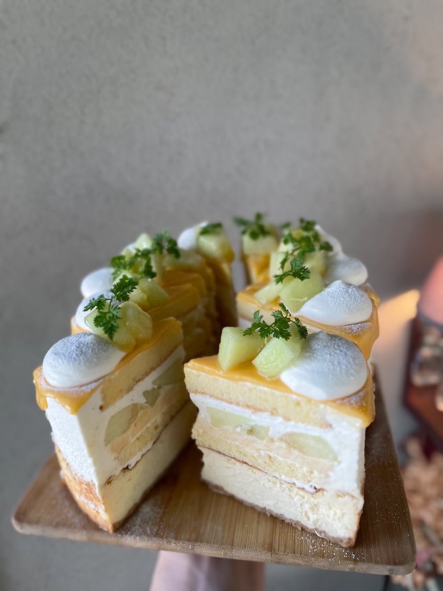 kinako__cafe's tweet photo. 本日のおすすめ！
完熟アンデスメロンチーズケーキ🍈

#メロンチーズケーキ https://t.co/Gw3htLdkAr