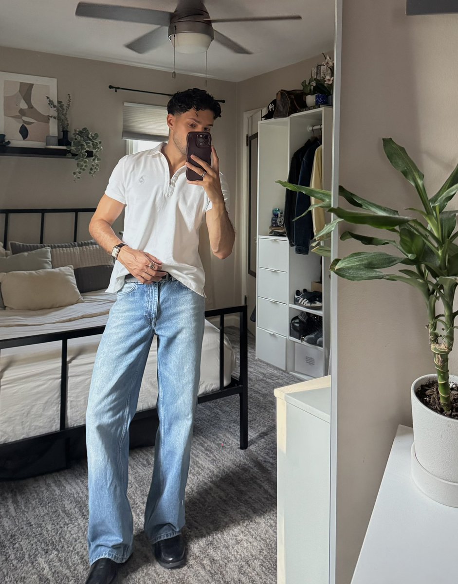 kfchristian's tweet image. office fit