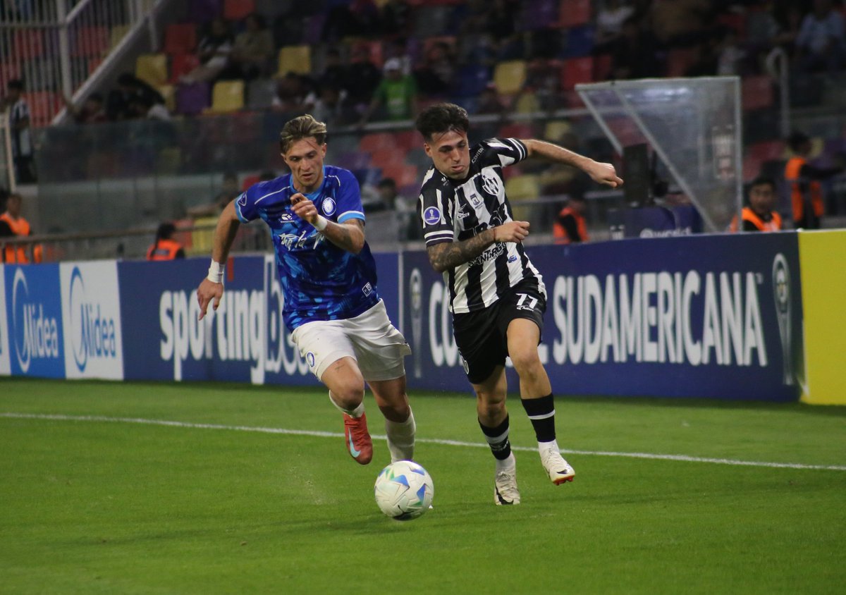#CopaSudamericana

Central Córdoba no pudo ante un duro Cerro Largo de Uruguay e igualó 0-0 en el partido de Ida de los Playoffs.

La revancha será el próximo martes, en Montevideo.

Espera Lanús en 8vos. de Final.

📸 <a href="/GritodeGolSdE/">Grito de Gol SdE</a>