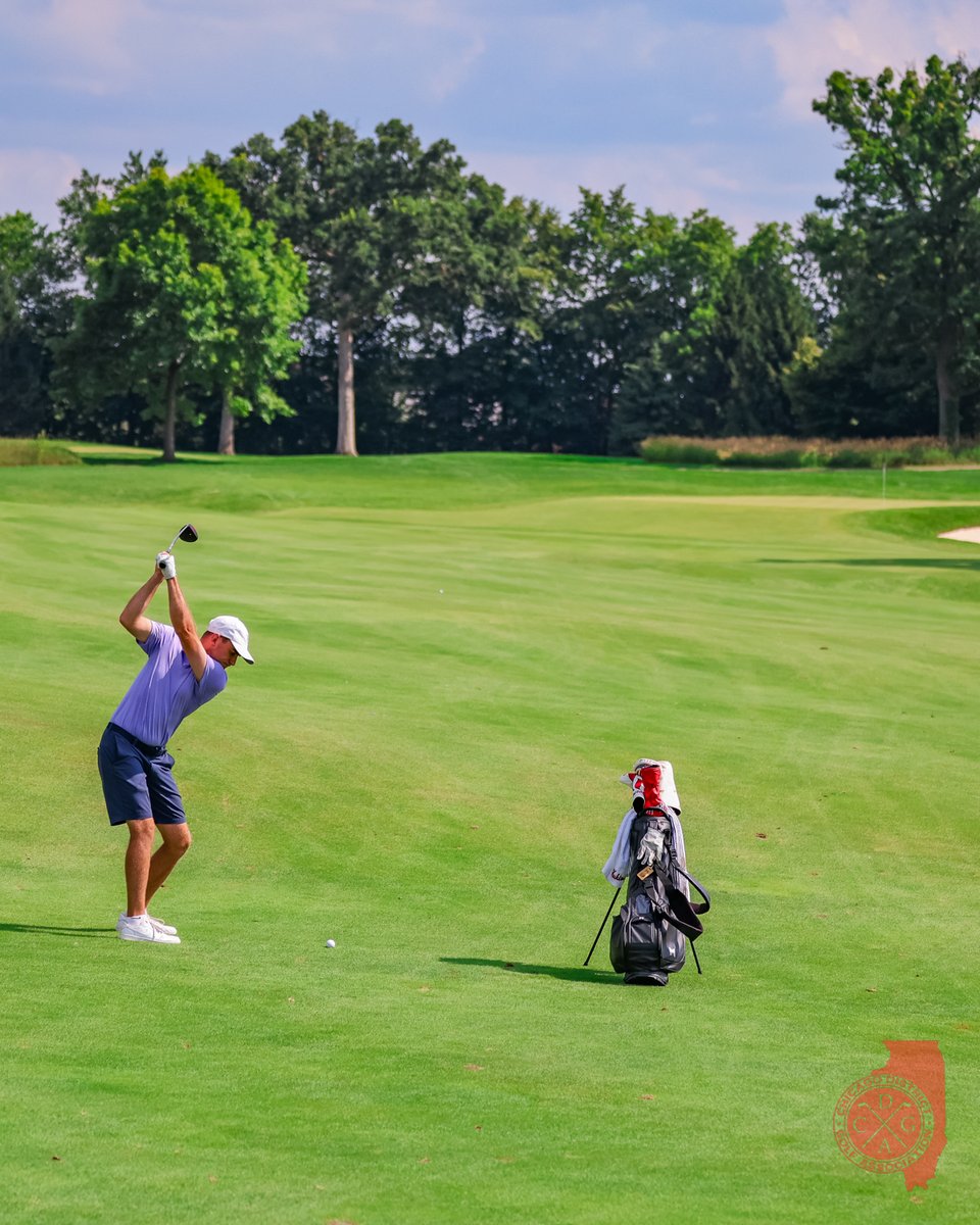 CDGAGolf's tweet photo. Mid-am mayhem!

Traditionally an event dominated by college players, Day 1 of the 94th #ILStateAm belonged to the 25-and-over crowd. Brien Davis, Robert Dofflemyer III and Jordan Less sit tied atop the leaderboard following 5-under 67s at Stonebridge Country Club.

Head to https://t.co/QmzzxWBh5c for a full recap, photos, videos and more.