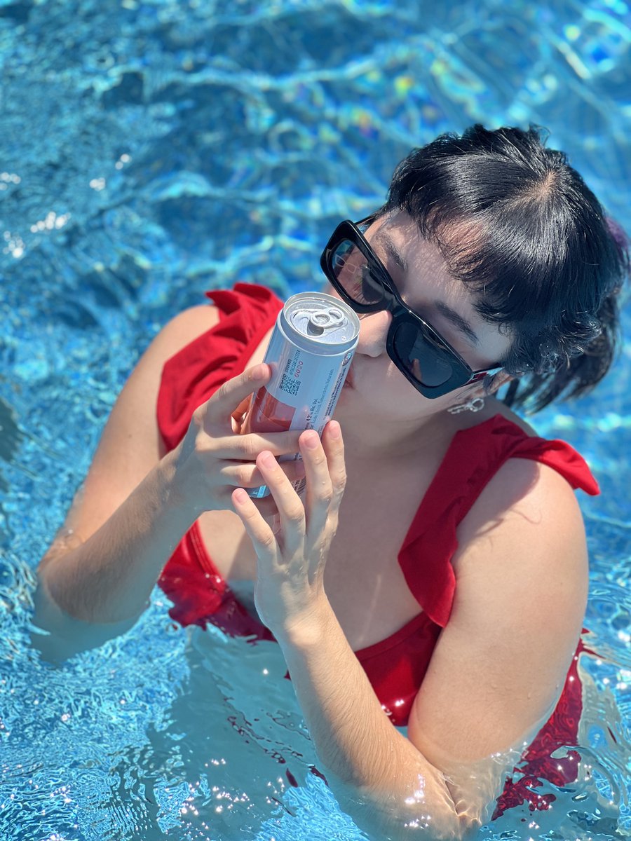 talcualseltzer's tweet photo. Hay amores que no se explican… solo se besan 💋.
Fresca, burbujeante y con el sabor que te derrite🫧.
#TalCual no es solo una hard seltzer… es un crush bien frío💋✨.
Encuéntranos en 📍:
@TasteBoutiqueMX
#Abarrey
@Tiendas_OXXO
@BuquiBichi
@7ElevenMexico https://t.co/tjdgJBUcQ9
