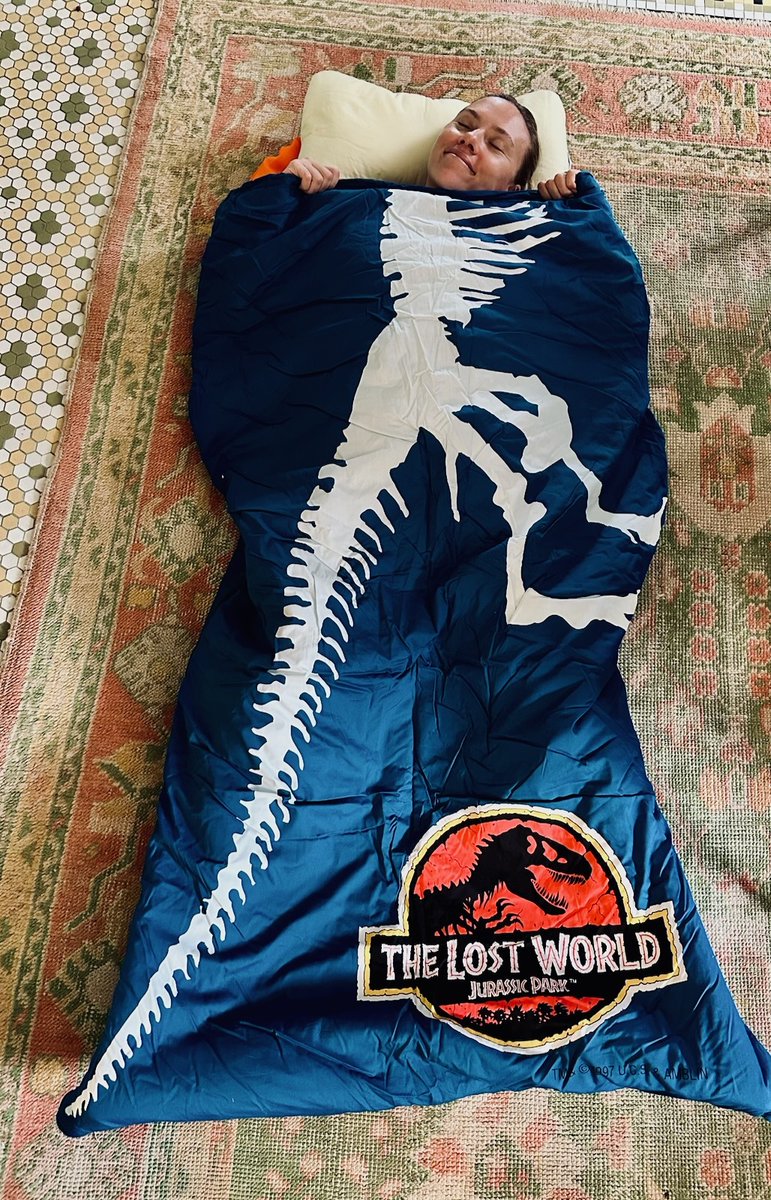 ScarlettJUpdate's tweet image. Scarlett Johansson in Jurassic Park sleeping bag