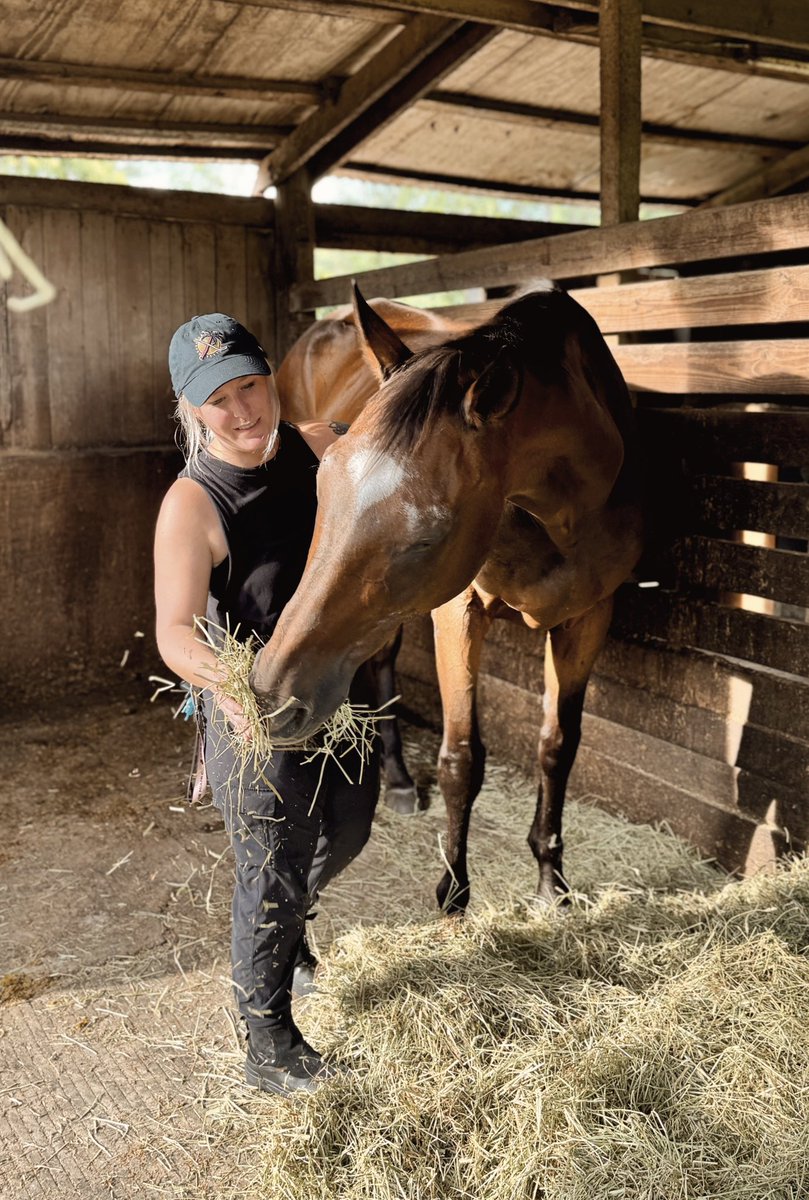 Beccalytics's tweet image. Rejection therapy turned into fulfilling a childhood dream. First day learning horse grooming and maintenance
Forever a horse girl ❤️🐴