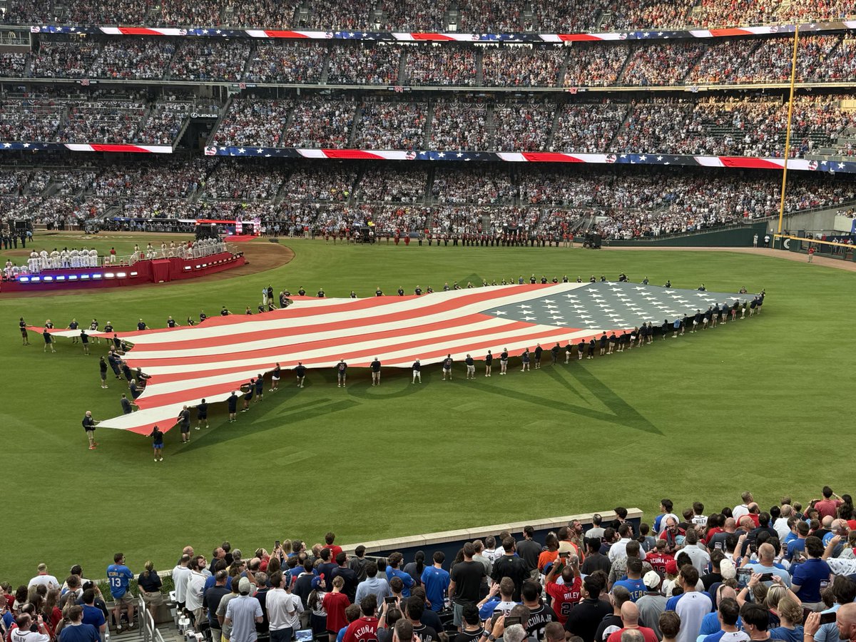 All star game is such a different atmosphere and I’m so happy I could come to it. Legit bucket list.