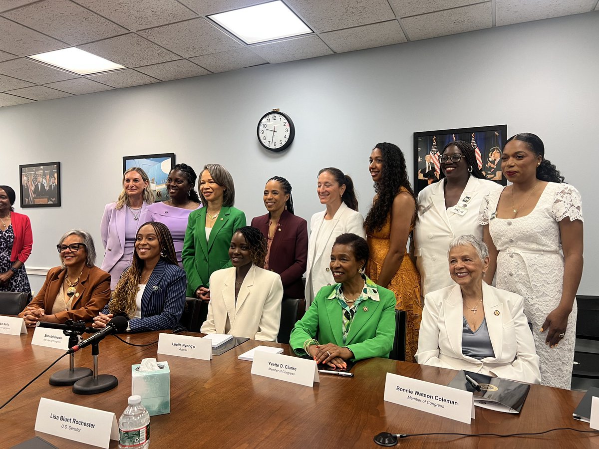 RepBonnie's tweet image. This morning I joined Lupita Nyong’o and my colleagues in Congress for an in-depth roundtable discussion on uterine fibroids.
Despite the fact that a majority of women will suffer from fibroids at some point in their life - women of color especially so - they have gone…