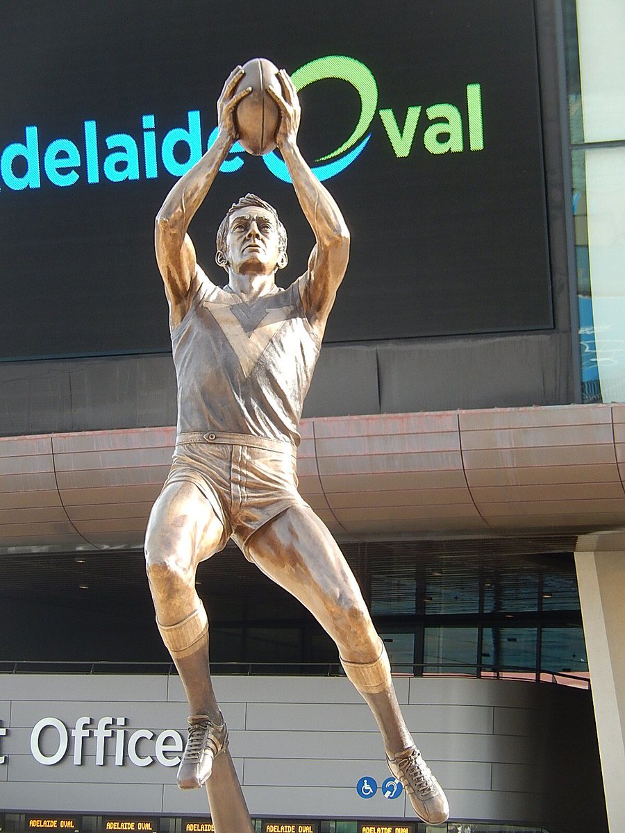 joshmoney__'s tweet image. South Australian football icon Barrie Robran has passed away, aged 77. A man who meant so much to so many. The North Adelaide hero was a 3x Magarey Medallist, 7x Best & Fairest & was elevated to legend status in the Australian Football HOF. Tributes on @7NewsAdelaide tonight