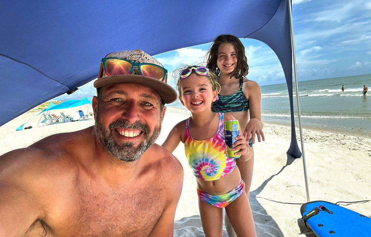 D_Frezza's tweet image. My crew living on island time 
#timefliesby #cherished