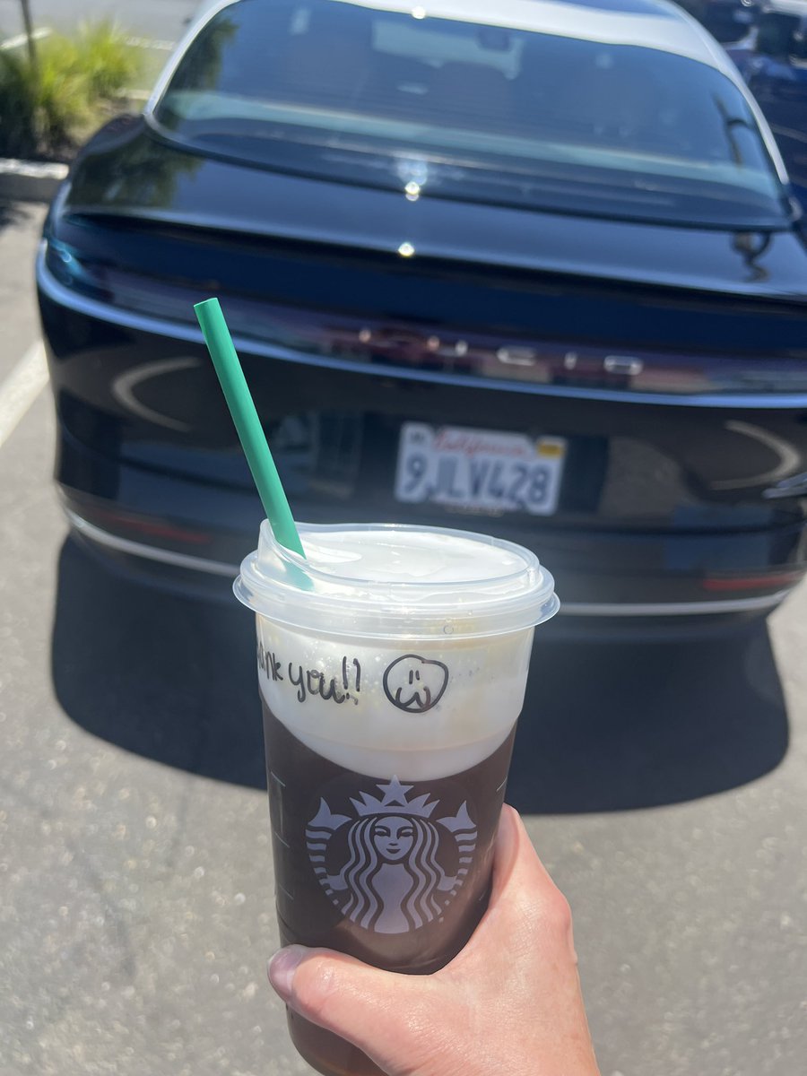 doll_debbie's tweet image. Four things are just not quite right with this setup. But can’t complain because I have a @LucidMotors to drive and I’m caffeinated 😉 #lucidownersclub