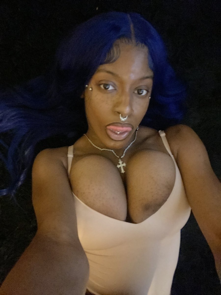brooklynnvy4's tweet photo. 🦋🦋🦋 https://t.co/2vR9ACUucr