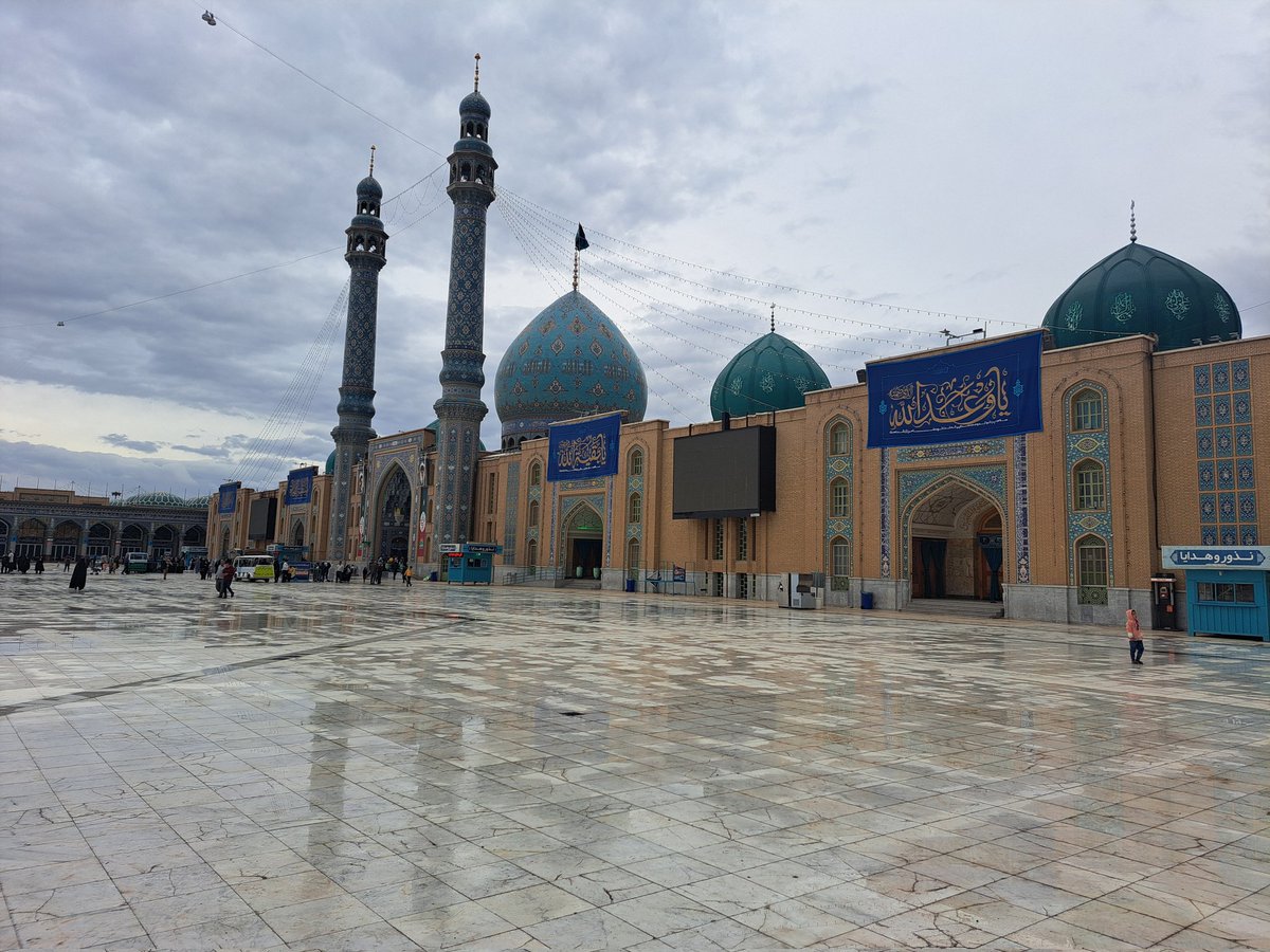 amirabas51's tweet image. مه بالا نشین! پایین نظر کن
به مسکینان کلامی مختصر کن
#اللهم_عجل_لولیک_الفرج