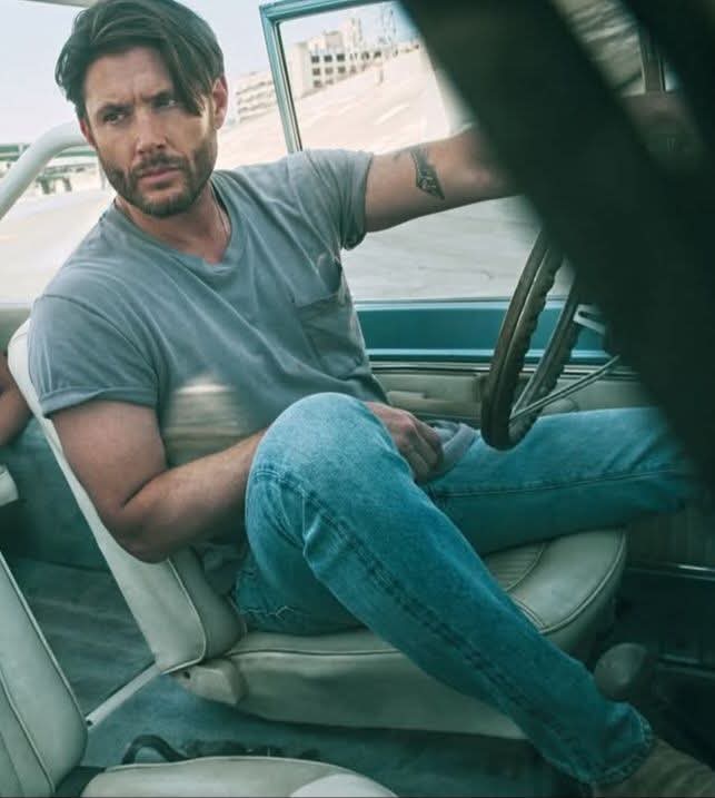 Jen_Paris14's tweet photo. JENSEN ROSS ACKLES WOW 🔥🔥🔥 #JensenAckles #Countdown https://t.co/srunxWoDnd