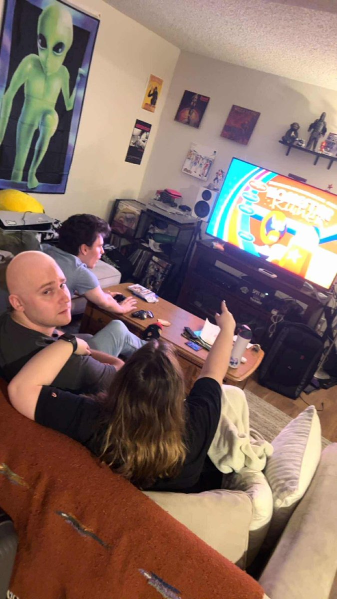 worldstopjrat's tweet photo. Playing games with my friends https://t.co/x4xh97HXvl