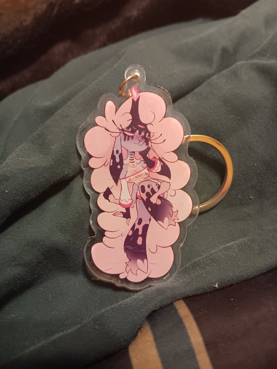 TheGlitchingE's tweet image. It arrived!
Keychain and Belphegor art by @Whiteartblood.
#Keychain #HelluvaBossBelphegor