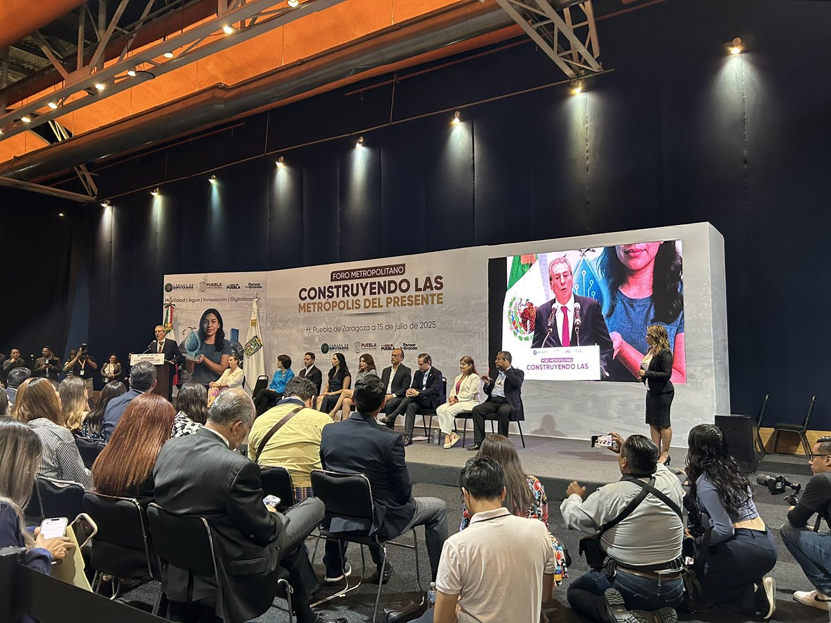 DBringasA's tweet photo. Agradezco la invitación al Foro “Construyendo la Metrópolis del Presente”, una gran iniciativa que requiere de una visión compartida, trabajo en equipo de los tres órdenes de Gobierno y voluntad de las autoridades.  

💧 "Un mundo sin agua es un mundo sin vida. Actuemos ahora para un futuro mejor para las futuras generaciones”

#SostenibilidadHídrica #Agua #ElAguaesVida #AguaResidual #Sustentabilidad 
#AguaParaTodos #CicloUrbanoDelAgua #Sostenibilidad