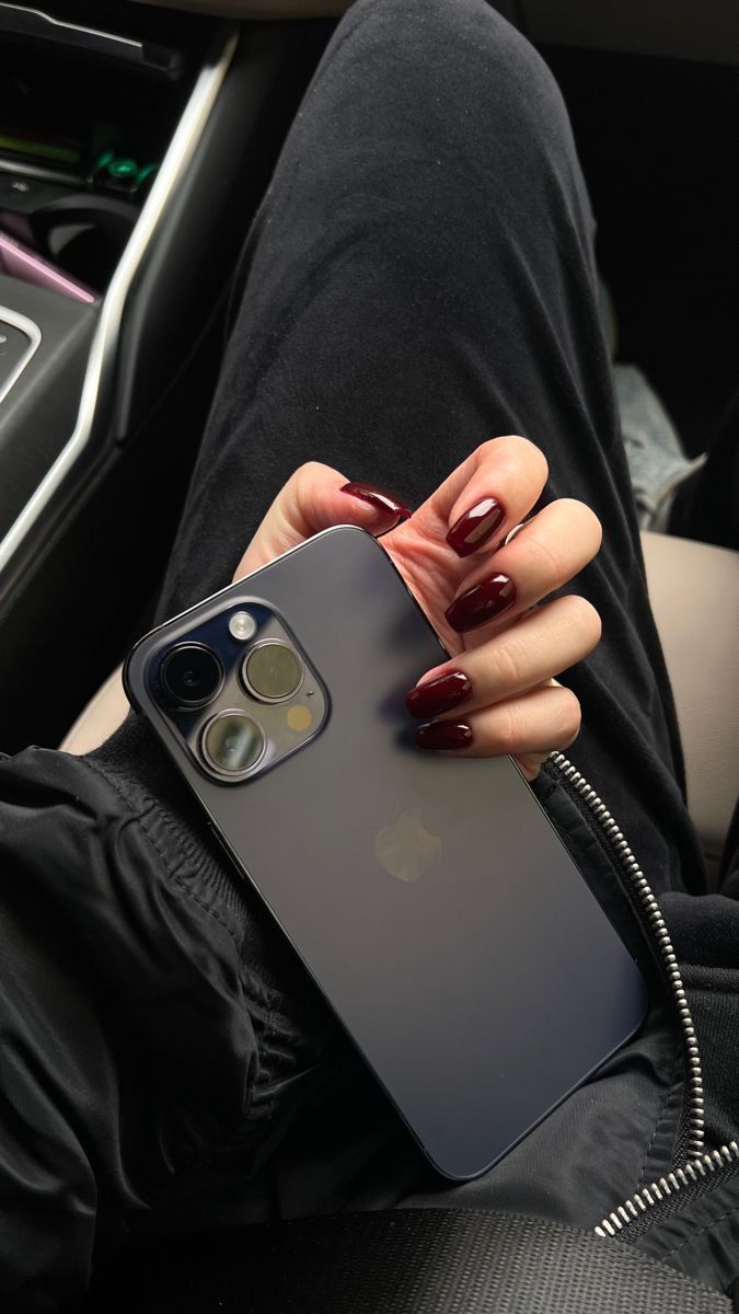 AliceAlice185's tweet image. Dark, glossy &amp;amp; bold. Just how I like it. 🍷📱✨
#NailInspo #DarkNails #ManiGoals #BurgundyNails #GlossyManicure #LuxuryVibes #iPhoneAesthetic #MinimalChic #OnTheGoStyle #NailArtLovers #BoldAndBeautiful #NailsOnFleek #BeautyDetails